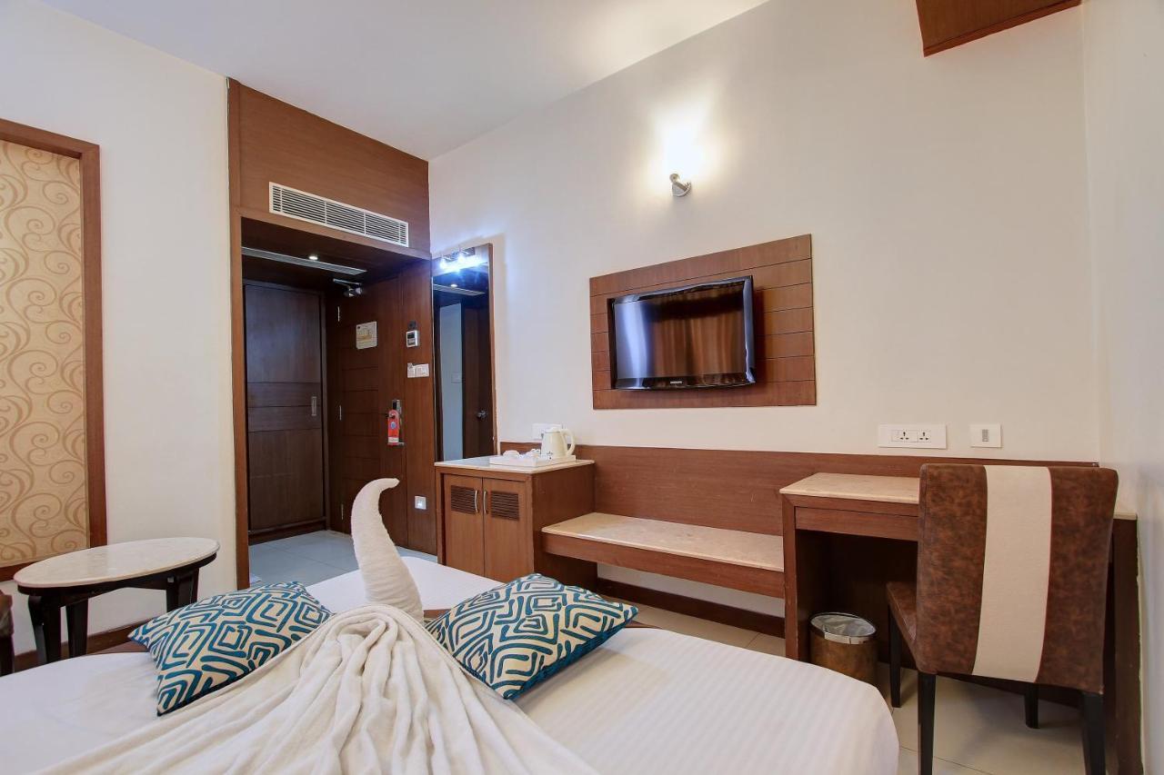 Hotel Prince Gardens Κοϊμπατόρε Εξωτερικό φωτογραφία