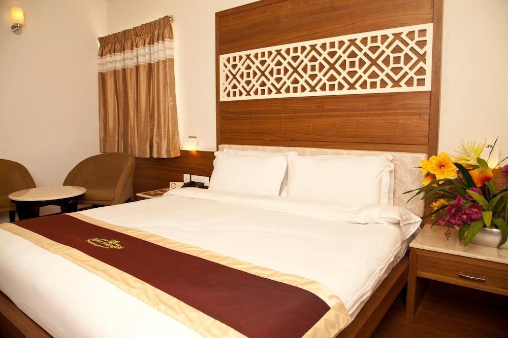 Hotel Prince Gardens Κοϊμπατόρε Εξωτερικό φωτογραφία