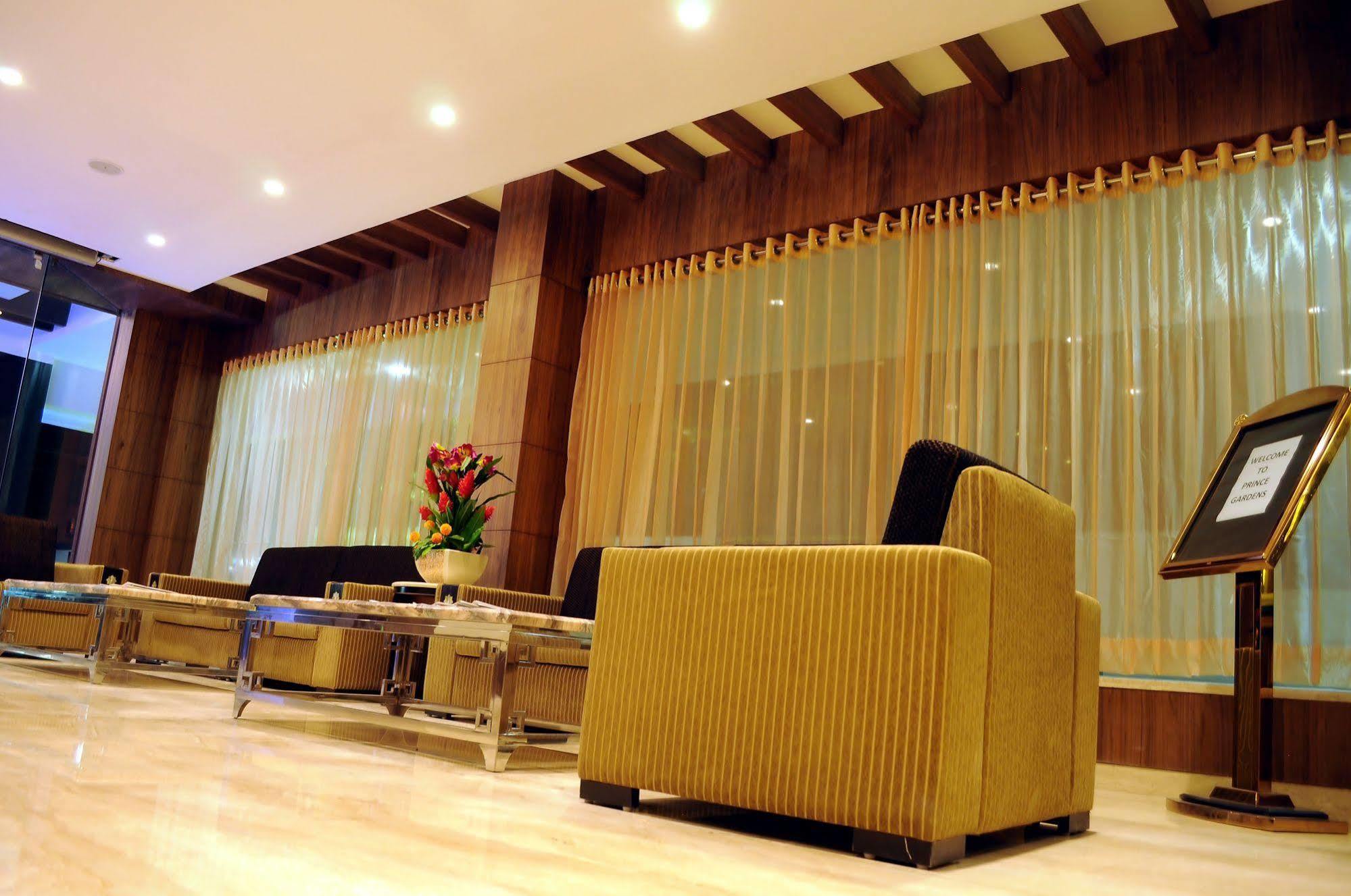 Hotel Prince Gardens Κοϊμπατόρε Εξωτερικό φωτογραφία