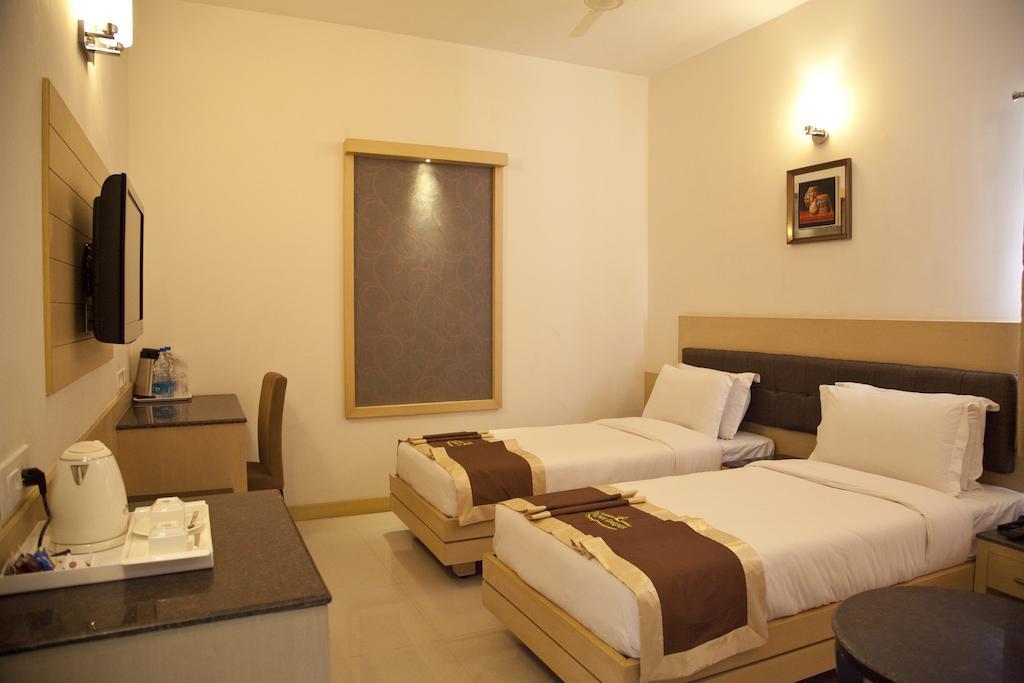 Hotel Prince Gardens Κοϊμπατόρε Εξωτερικό φωτογραφία