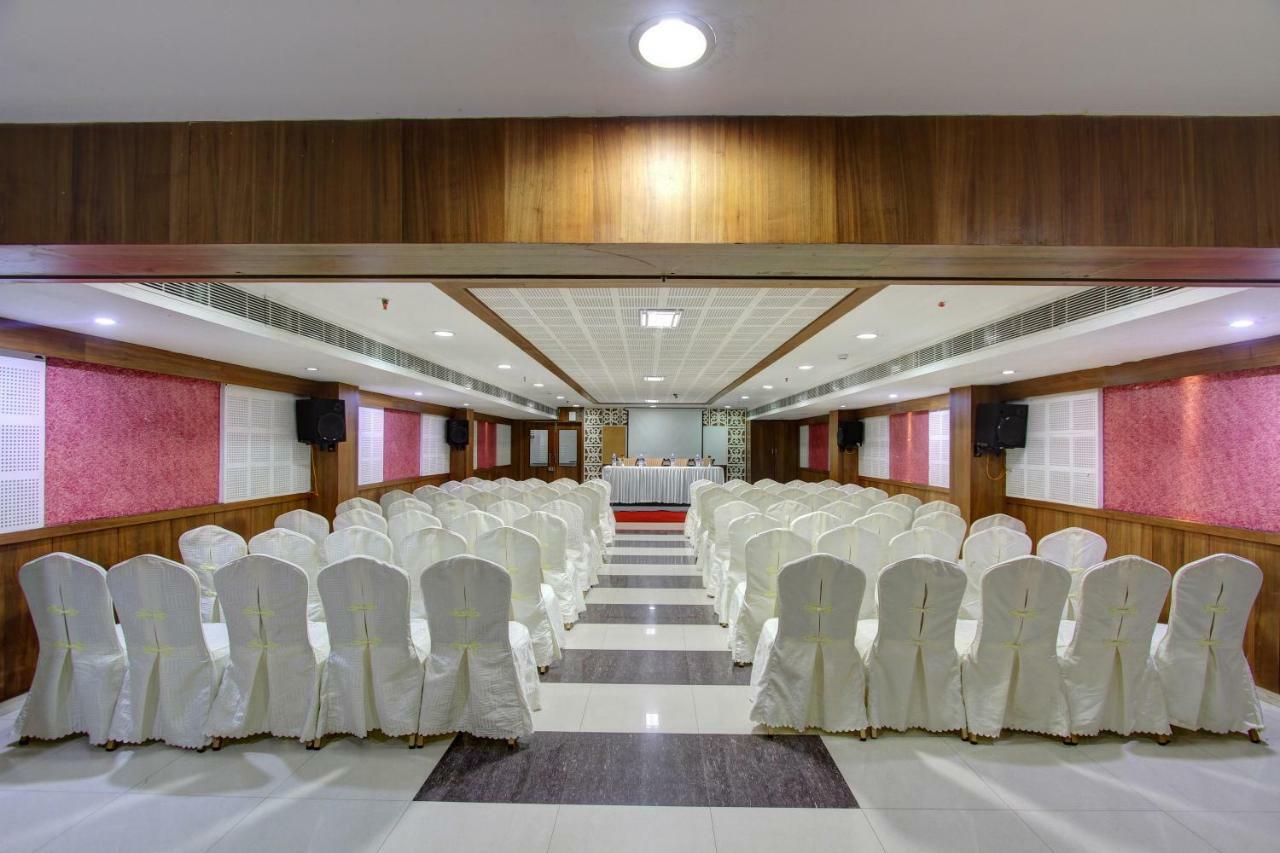Hotel Prince Gardens Κοϊμπατόρε Εξωτερικό φωτογραφία