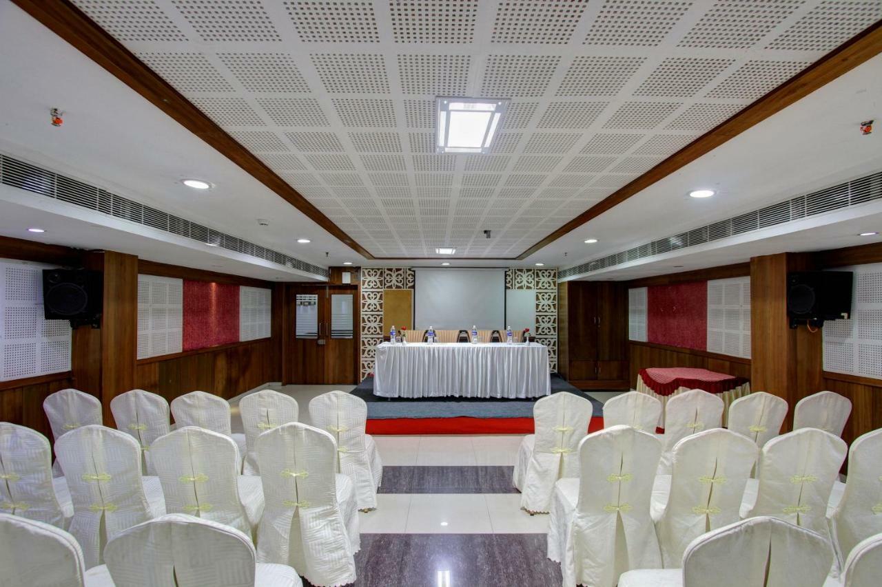 Hotel Prince Gardens Κοϊμπατόρε Εξωτερικό φωτογραφία